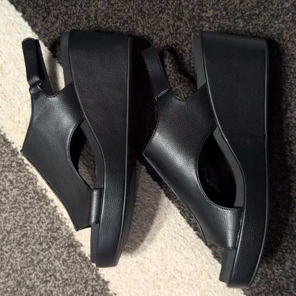 NWOT Corkys Wedge Sandals - Size 9 - Picture 4 of 6